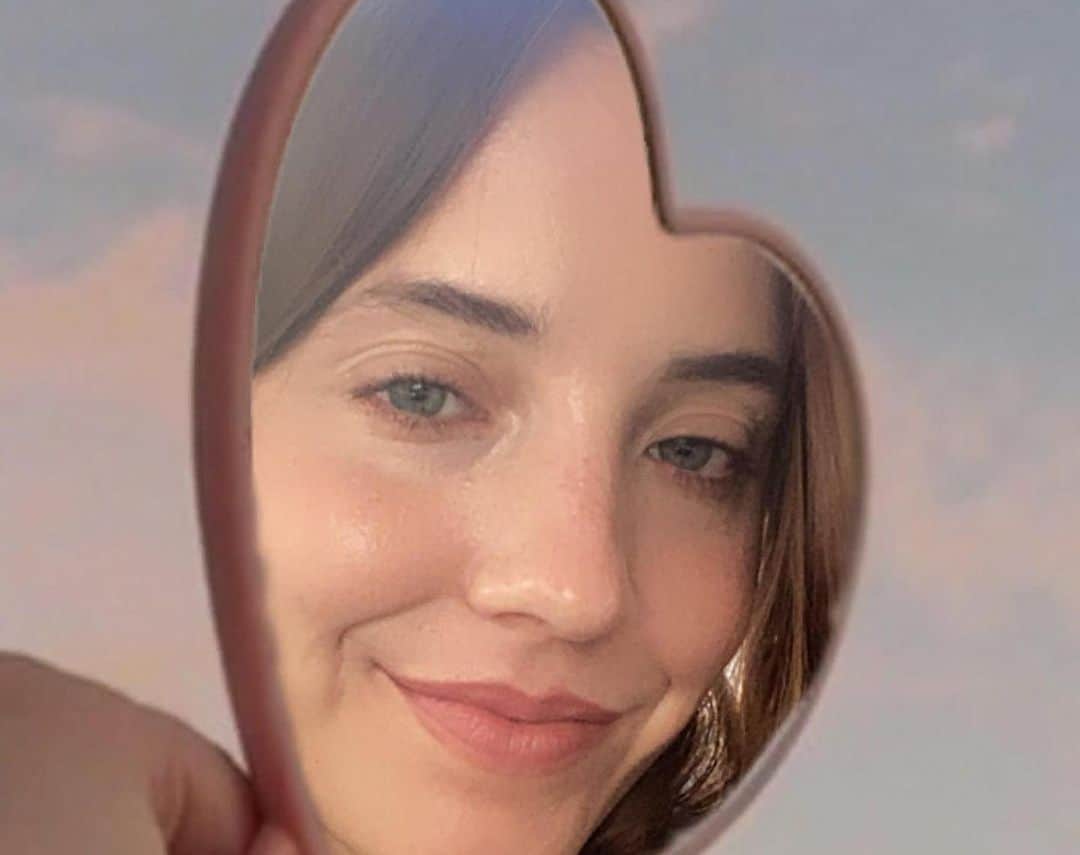 Luraのインスタグラム：「To read on lulamag.com — We are so honoured to have Kiera McNally’s (@minikikiipad) to write her reflection on social media, face filters, individualism, and “The Mind Bender” roller coaster from her childhood amusement park.   Commissioned by @gabi___sb」