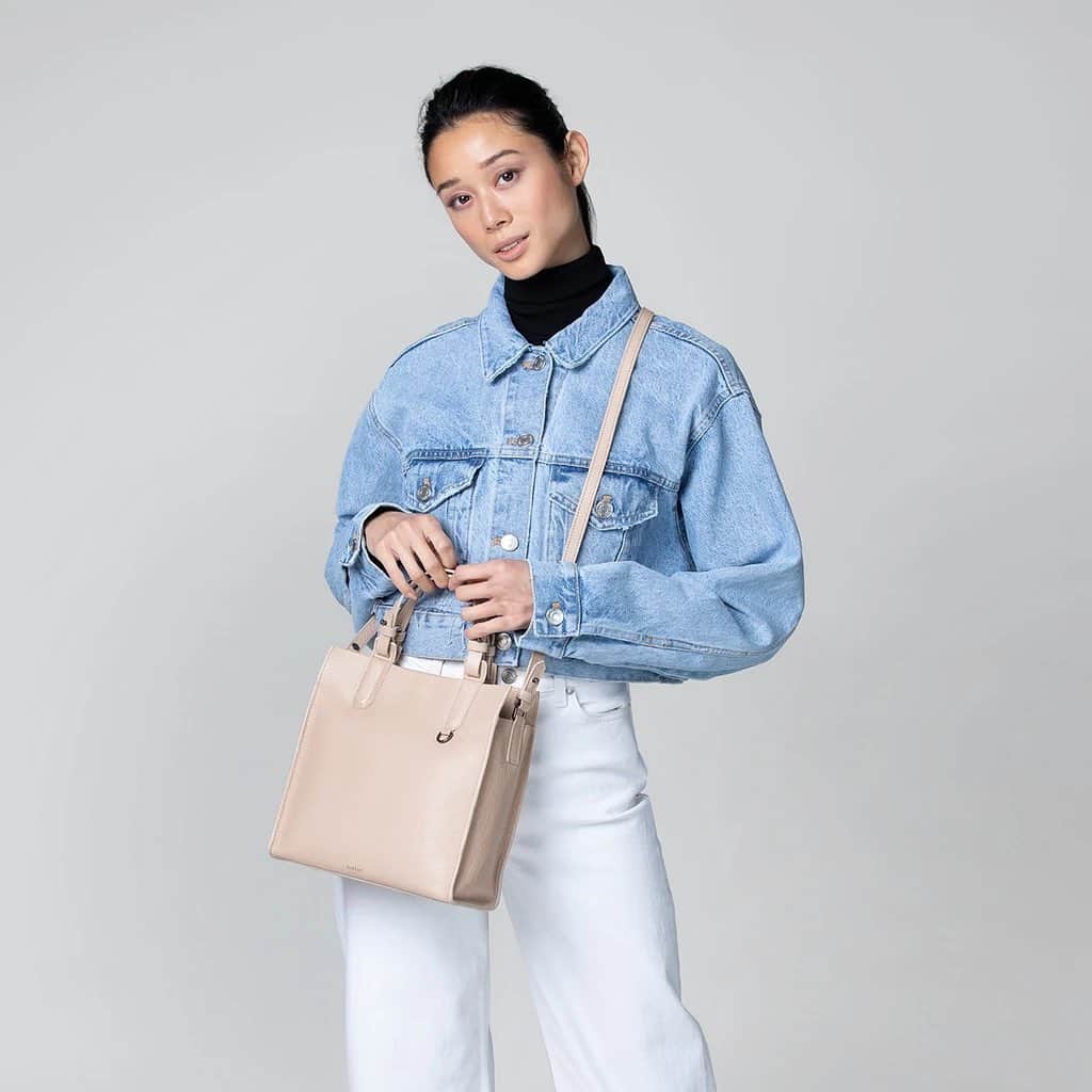 ボトキエのインスタグラム：「The new neutrals 👜 head to stories to shop 3 hues that work in any wardrobe!」