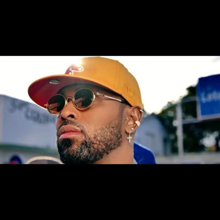 ホセ・レイエスのインスタグラム：「500 comentarios y lo suelto #Sinpiedad ft @ronnyrodriguez17 🔥🔥🔥🔥」