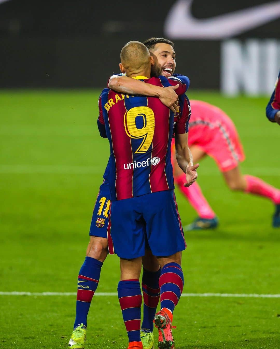 FCバルセロナさんのインスタグラム写真 - (FCバルセロナInstagram)「4️⃣th goal of the season for @jordialbaoficial 🚀」2月25日 5時44分 - fcbarcelona