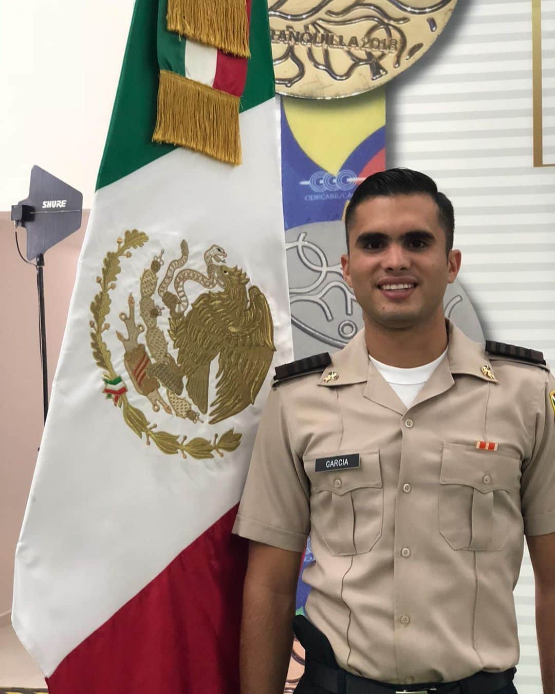 イヴァン・ガルシアのインスタグラム：「Es un orgullo representar a mi bandera en el mundo entero , portar con honor los colores de mi patria #diadelabandera 🇲🇽」