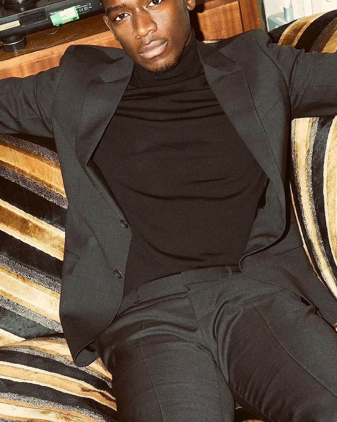MR PORTERさんのインスタグラム写真 - (MR PORTERInstagram)「Be sure to catch @damsonidris wearing the latest threads from MR PORTER on The ACS Show @audiocomingsoon where he discusses the latest series of @snowfallfx, his love of boot-cut trousers and more. #FriendsofMRPORTER  📸: @adamfussell」2月25日 6時02分 - mrporter
