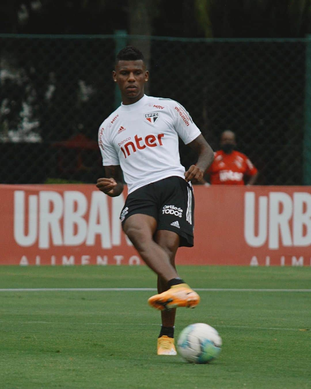 São Paulo FCさんのインスタグラム写真 - (São Paulo FCInstagram)「Preparação encerrada para a última rodada do @Brasileirao 🔚 ⠀⠀⠀⠀⠀⠀⠀⠀⠀ #VamosSãoPaulo 🇾🇪 ⠀⠀⠀⠀⠀⠀⠀⠀⠀ 📸 Erico Leonan / saopaulofc」2月25日 6時18分 - saopaulofc