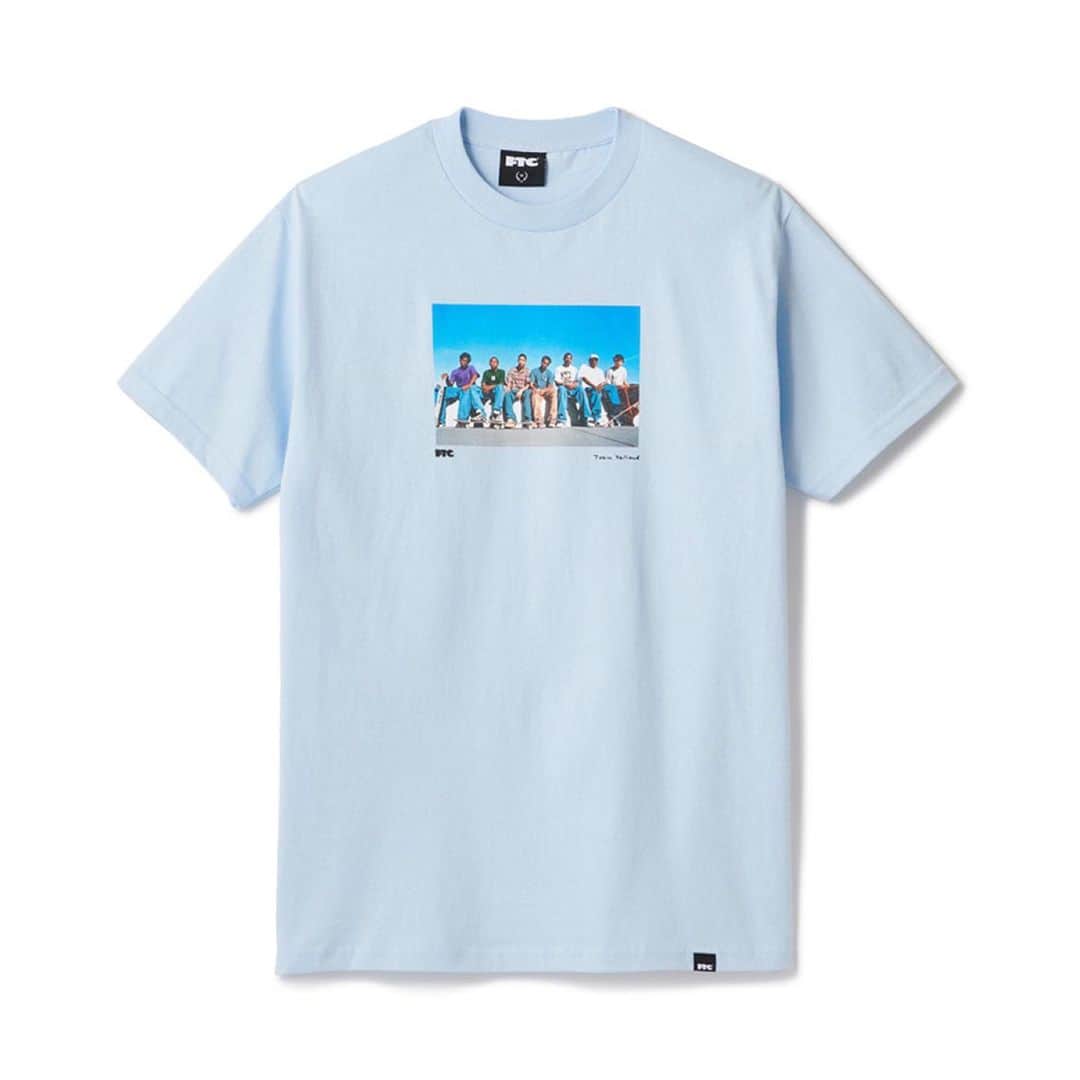 エフティーシーのインスタグラム：「FTC X @tobinyelland @tobinshop 📸 “Crew Tee” available online Friday Feb 26th 10AM PST   1997 SF — Ahmed aka "Reign", Pat Washington, Big Bill, Mike Hernandez, Erfuah, Kareem Campbell, Geez   #TobinYelland #ftc #forthecity #ftcsanfrancisco #ftcjp #ftcbarcelona #ftctokyo #ftcnagoya #ftcosaka #ftcspringsummer2021」