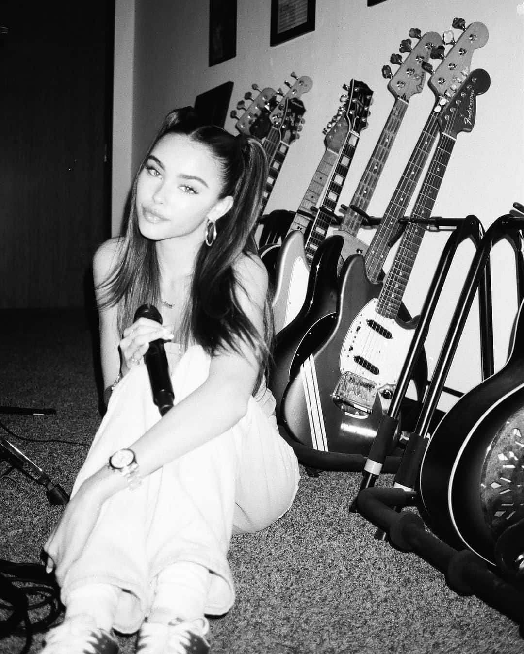 マディソン・ビアーのインスタグラム：「my album comes out in less than 48 hours」