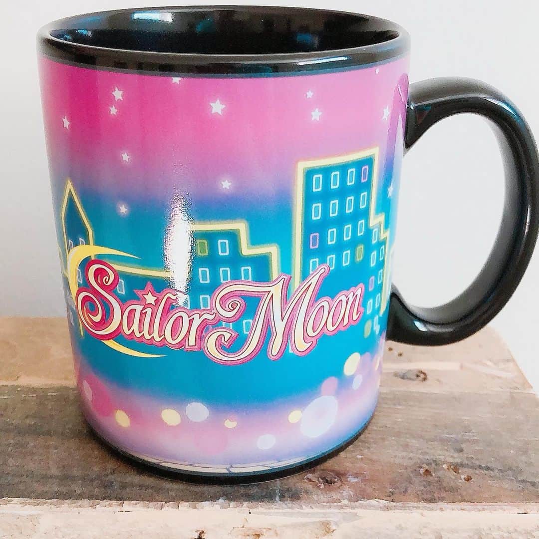 Sailor Moonさんのインスタグラム写真 - (Sailor MoonInstagram)「✨🌙 I’m not done obsessing my heat changing Sailor Moon mug from @boxlunchgifts!! It’s so pretty! I’ve been using it a lot! 🌙✨  #sailormoon #セーラームーン #mug #boxlunchgifts #tea #coffee」2月25日 6時40分 - sailormoon_sc