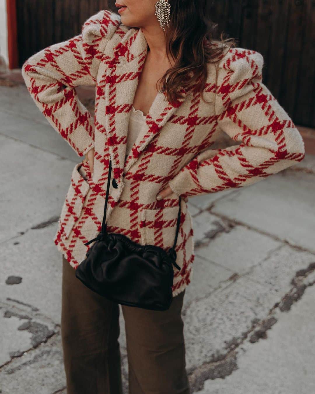 Collage Vintageのインスタグラム：「Just added this cool blazer to my closet, do you like it? Slide to see the full outfit 😊 @shopbop」