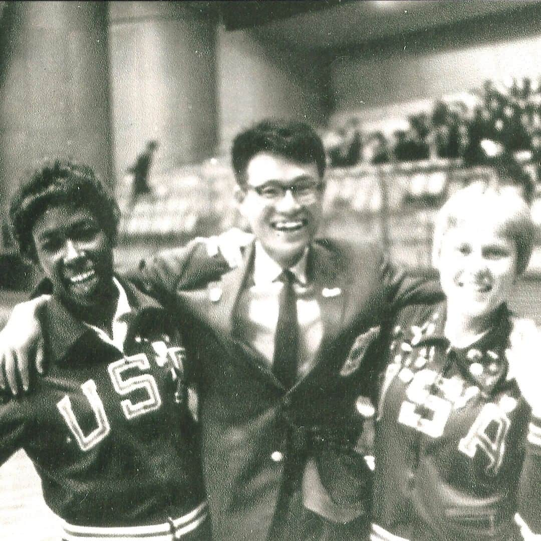 USA Volleyballさんのインスタグラム写真 - (USA VolleyballInstagram)「Olympian Verneda Thomas (top row, third from the left) was a pioneer in the sport of volleyball. She was part of the first U.S. Olympic Women’s Volleyball Team roster at the 1964 Olympics Games in Tokyo and was the only African American player on that team. Following her playing career, she became a USA National referee and was an FIVB qualified scorekeeper. In addition to being a great volleyball player, she was also a member of the U.S. women’s track and field team and won the national high jump title in 1957. Verneda passed away at the age of 79 on March 30, 2016. #BlackHistoryMonth」2月25日 7時00分 - usavolleyball