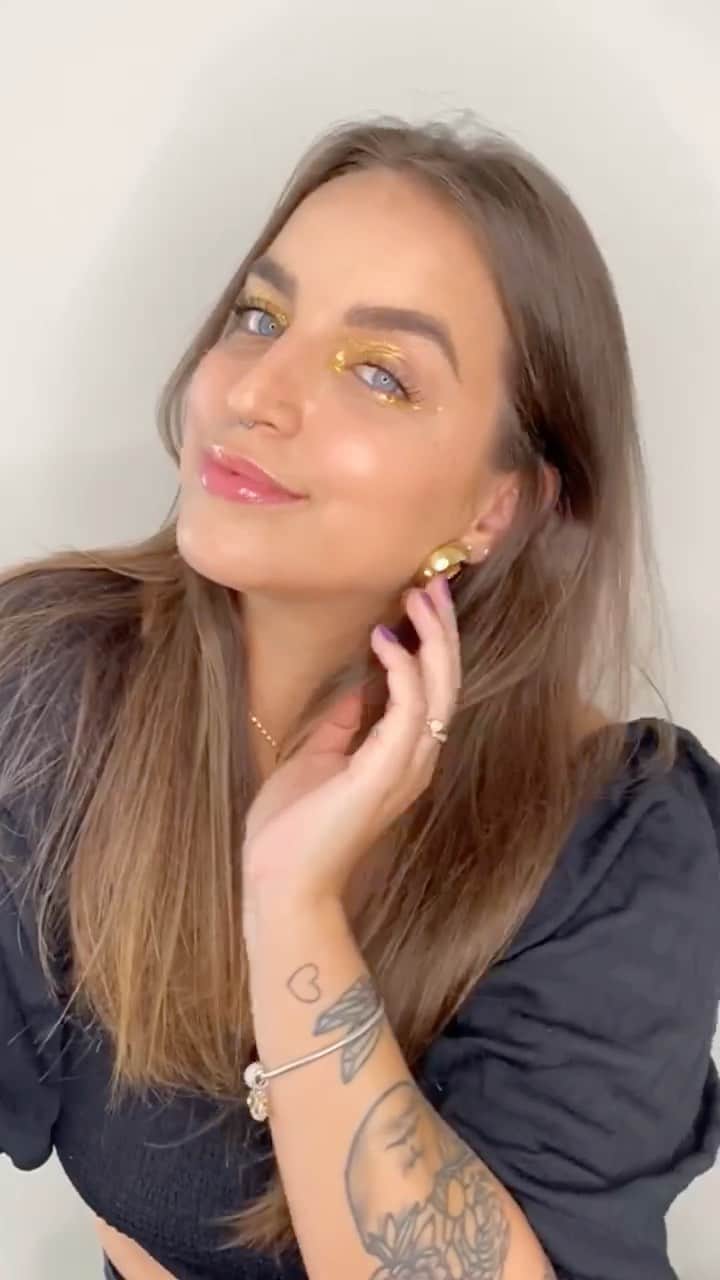 Bruna Unzuetaのインスタグラム：「Muuuito shine na make de hoje, usando os produtos da linha Intense by @manugavassi de @oboticario ❤️ gostaram?? To arrasando né veeeiii 🥰🤭 publicidade」