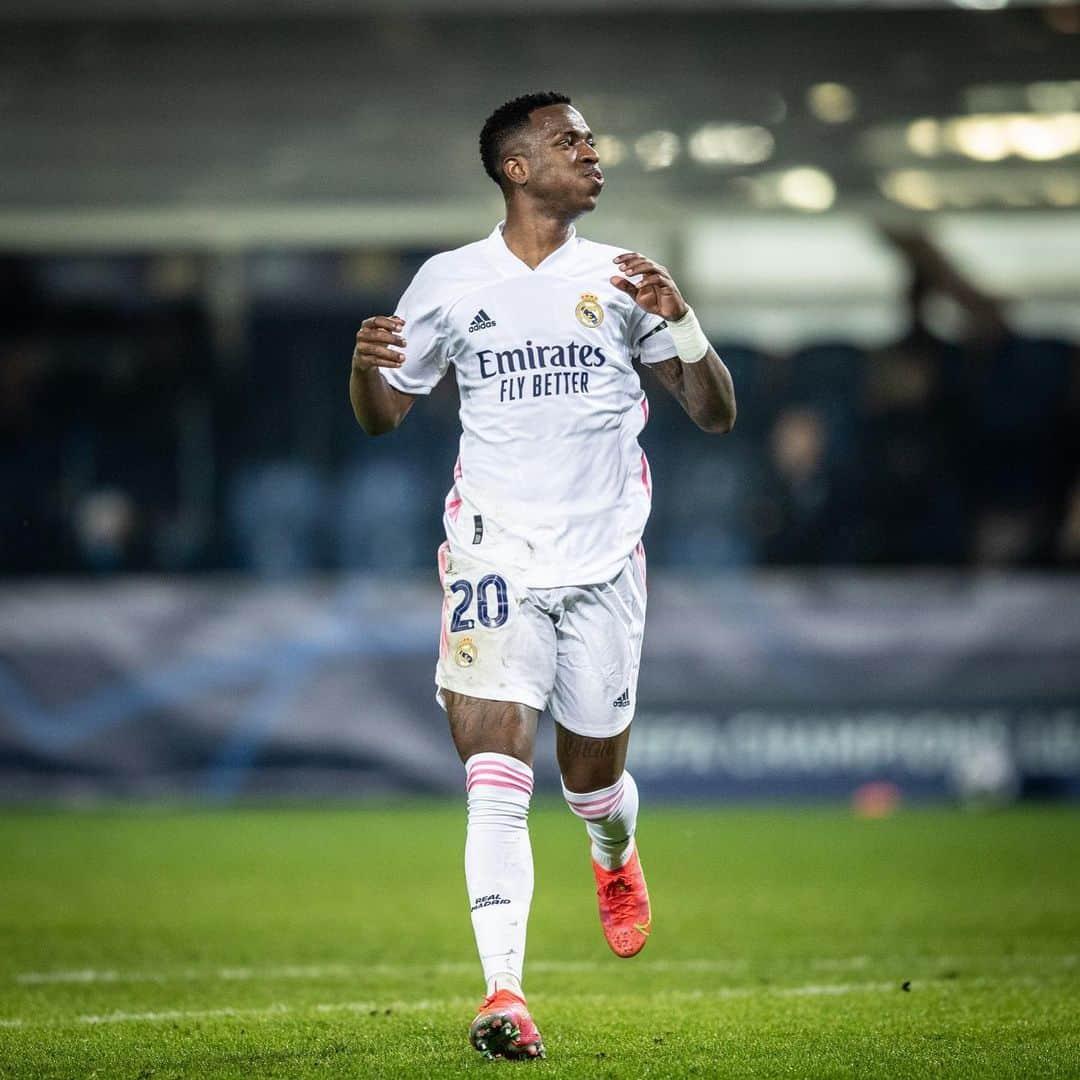 ヴィニシウス・ジュニオールさんのインスタグラム写真 - (ヴィニシウス・ジュニオールInstagram)「Ganar, ganar y ganar @realmadrid 💪🏾⚽️」2月25日 7時29分 - vinijr