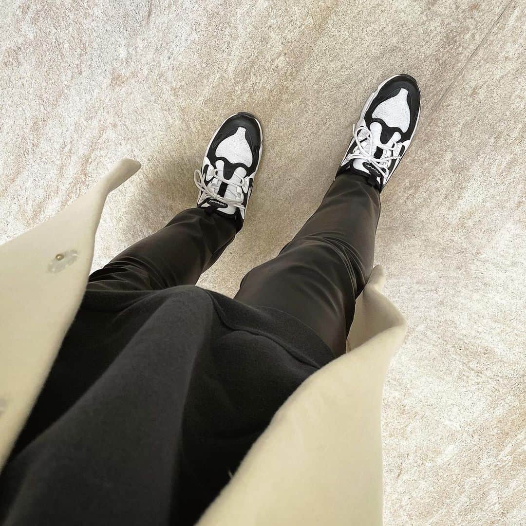 草柳ゆうきさんのインスタグラム写真 草柳ゆうきinstagram Nike お気に入りのスニーカーはエアーマックスインフィニティ2 白と黒がちょうど良いバランスで合わせやすい 先日ファミリーセールでゲットした The Newhouse のレザーパンツとも相性バッチリ