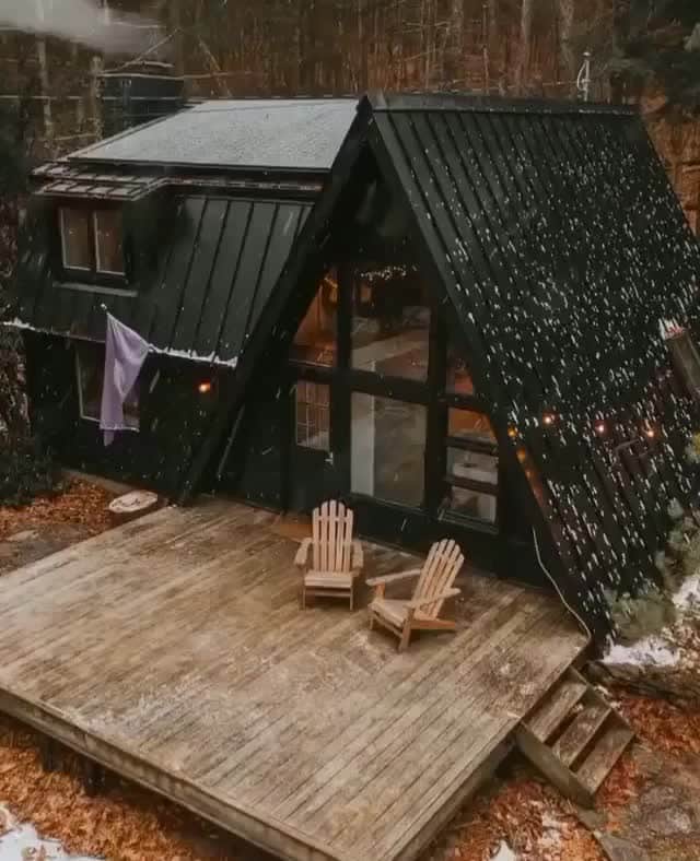 2.8 Milllon CAKESTERS!のインスタグラム：「Follow @top_luxuries and explore amazing locations and luxuries from around the world!⁠ .⁠ .⁠ A Black A-frame 🎥 by @cfunk44」