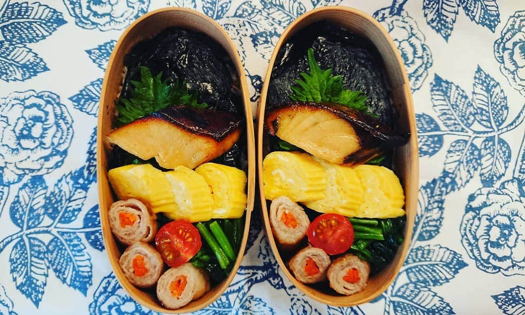 中島静佳さんのインスタグラム写真 - (中島静佳Instagram)「おはようございます。今日は焼き魚弁当です。デパートに行くとたまに買う魚久さんのお魚が、スーパーで限定で売っていて✨今朝はひらすを焼きました。#曲げわっぱ#曲げわっぱ弁当#夫弁当 #息子弁当#lunch #bento #りょうび庵」2月25日 7時53分 - shizuka617nakajima