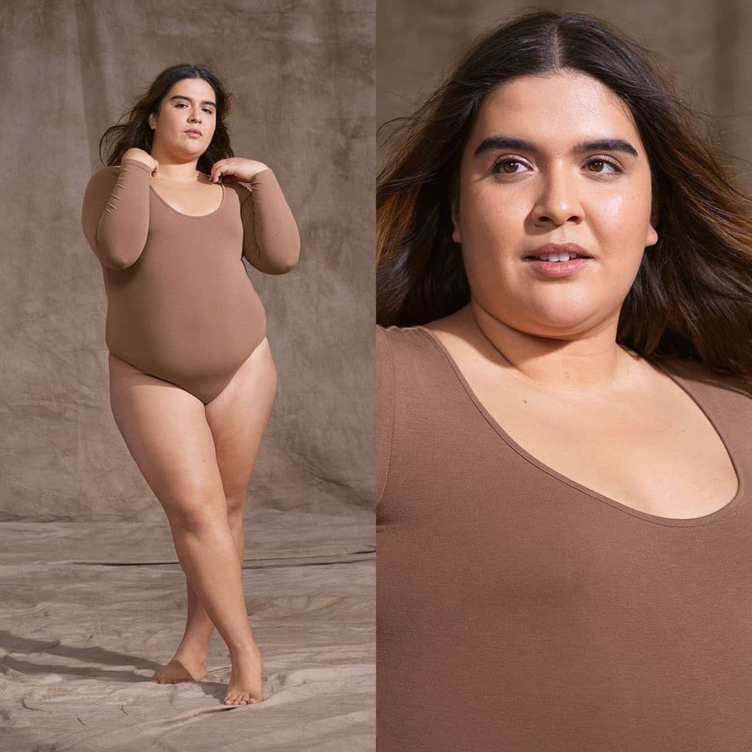 Banana Republic のインスタグラム：「TRUE HUES • "Style empowers me...by reminding me that I can dress according to how I feel." Meet Sara Mora @misssaramora, Immigrant Rights Advocate.   Our True Hues campaign features women who reflect a diverse community committed to self-acceptance, self-love, and self-determination. True Hues provides inclusive essentials to empower you. Head to link in bio to learn about Sara and to explore more True Hues. #TrueHues」