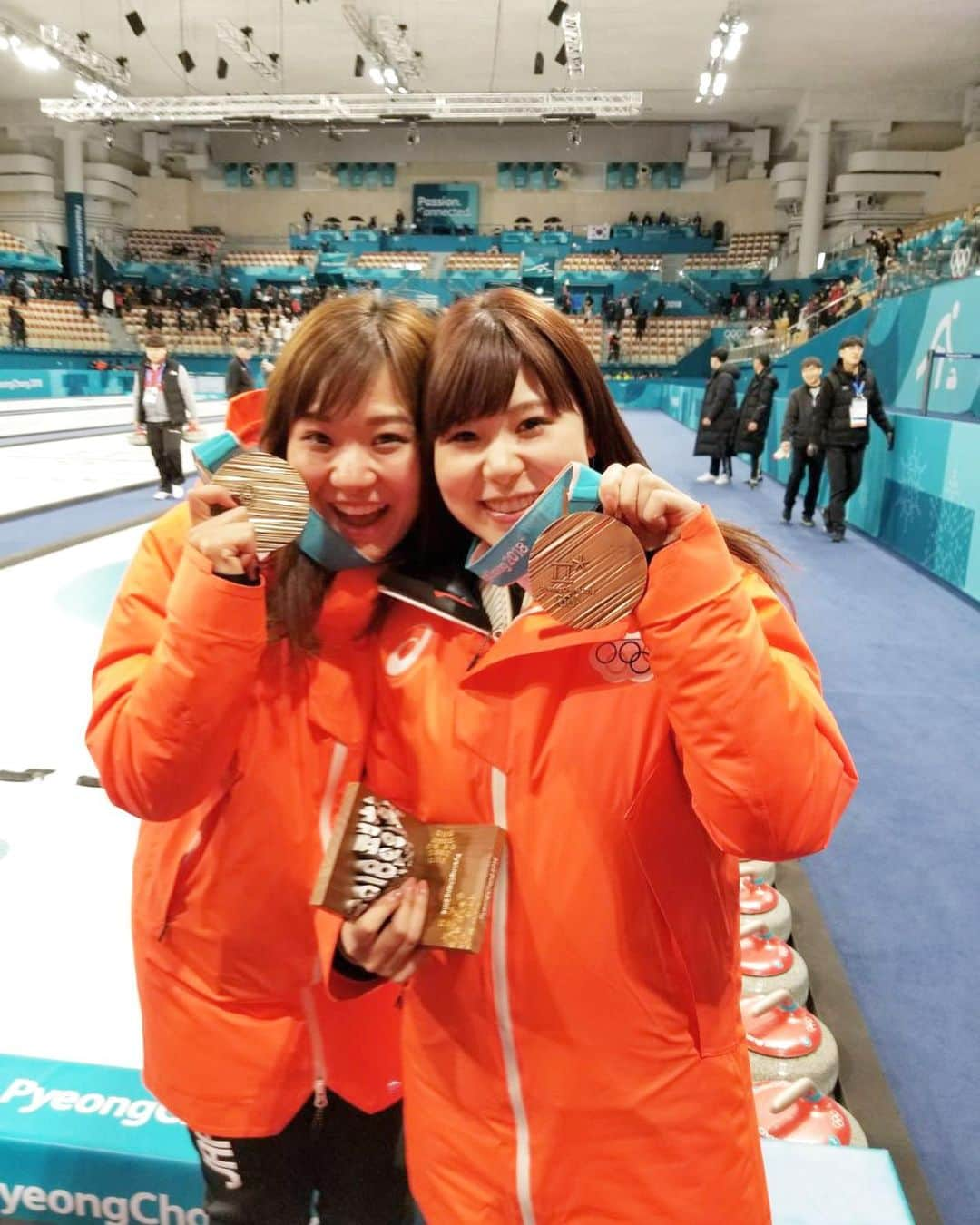 吉田知那美さんのインスタグラム写真 - (吉田知那美Instagram)「・ Backstage photos by JD and my iPhone. #olympics #curling #平昌オリンピック #舞台裏カメラ」2月25日 8時28分 - chinami1991