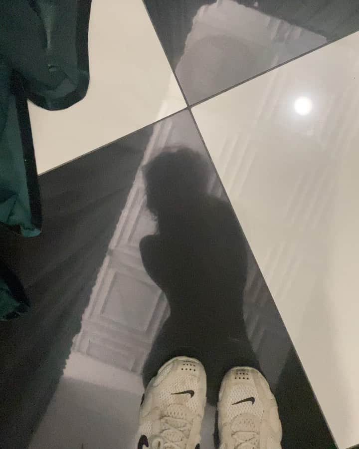 ケイリン・ルッソのインスタグラム：「Redo* 🔒」