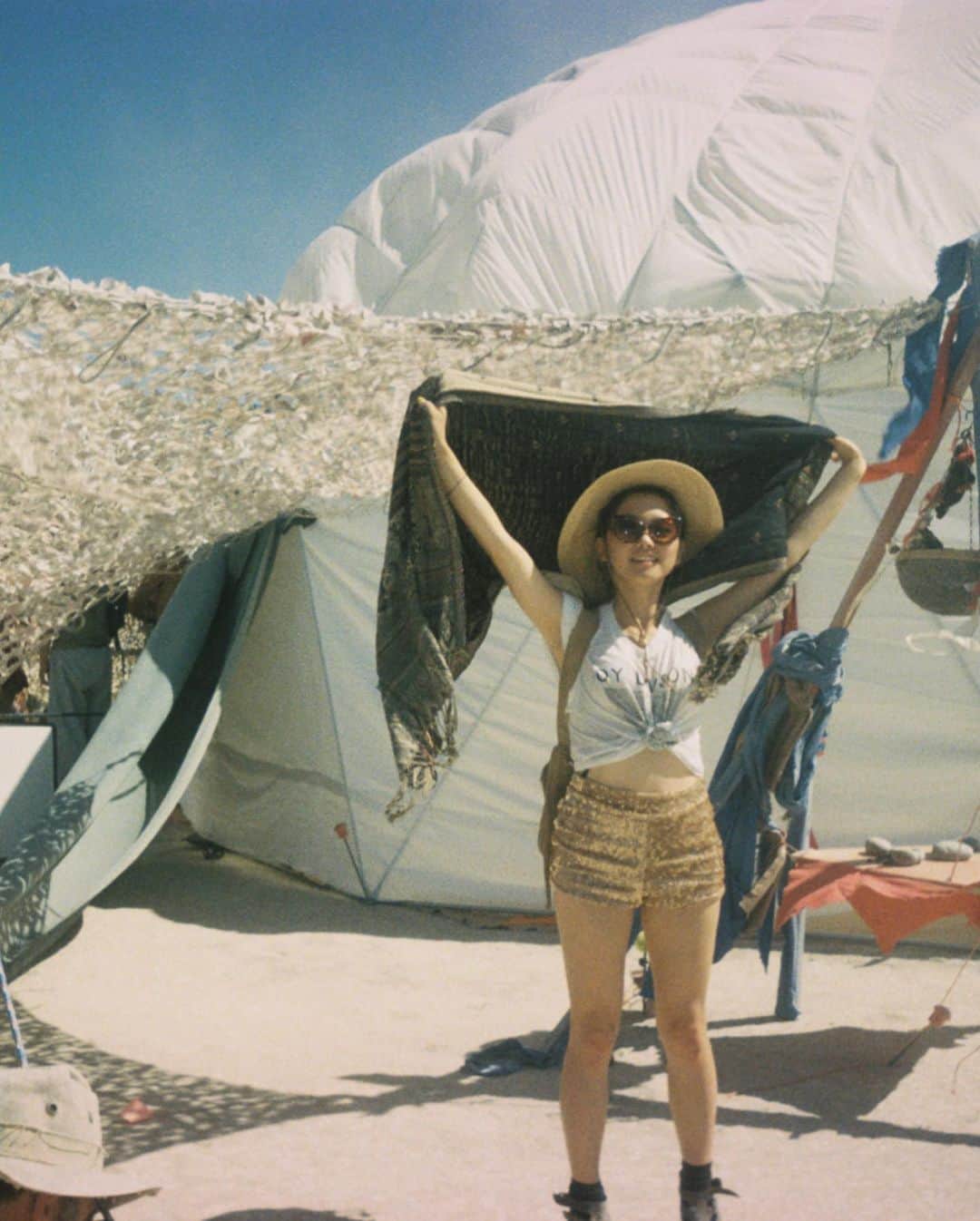 Jenn Imさんのインスタグラム写真 - (Jenn ImInstagram)「I've hoarded a few disposable cameras for YEARS and only got around to developing them today. I was floored when I saw these photos of a 22 year old me at Burning Man 2012. I was quite directionless at the time, but my experience at the Playa was a transformative one. It was the beginning of my journey to an inner confidence that would bloom into what it is today. ❣️」2月25日 8時46分 - imjennim