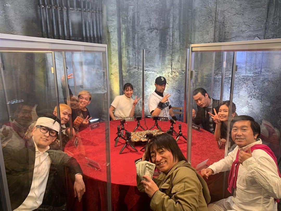 のインスタグラム：「人狼ゲーム収録  この中に人狼が潜んでいます  因みに僕は人狼ではありません  市民でもありません  メジャーリーガーです  #人狼ゲーム #人狼 #メジャーリーガー #ニッチロー #ジンロー」