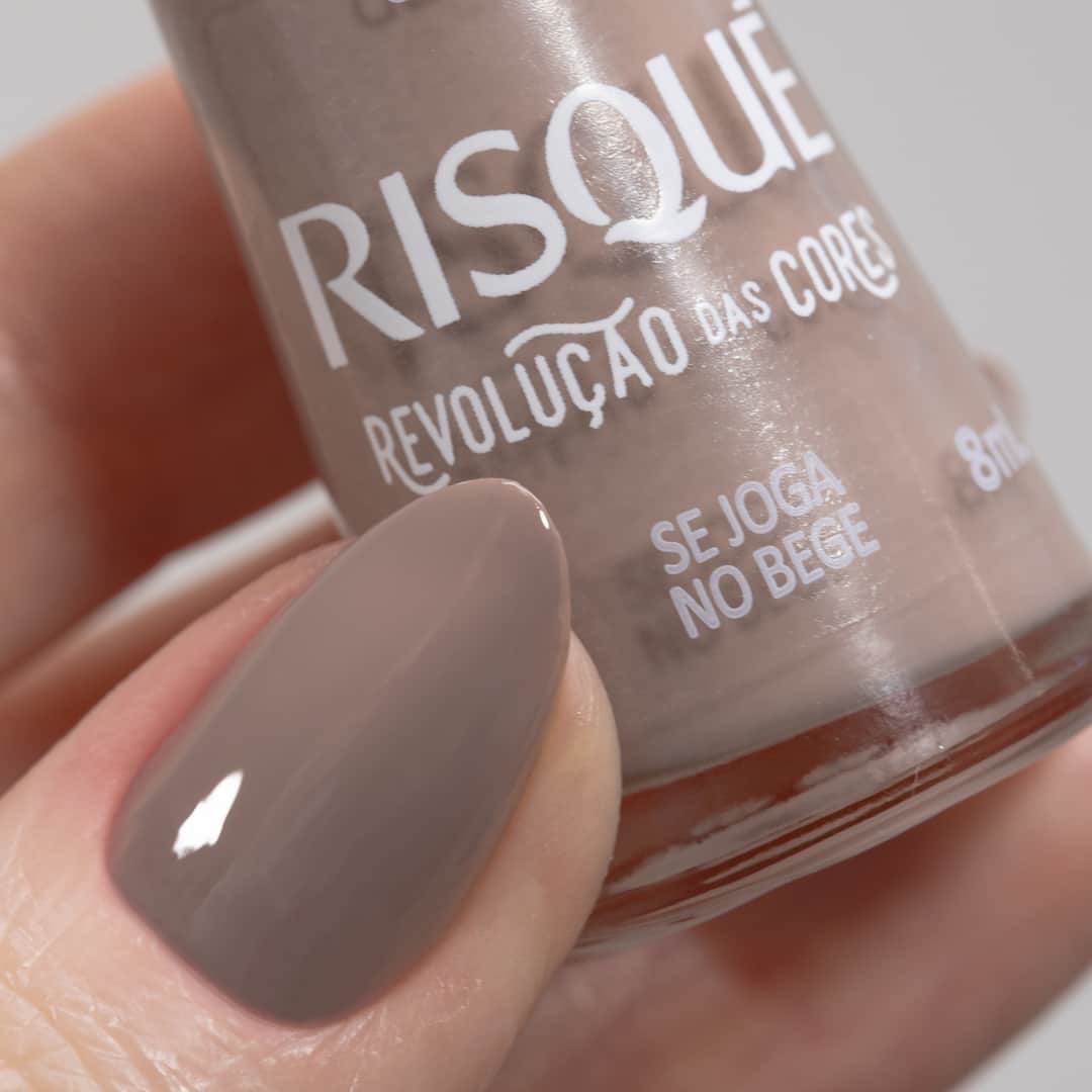Risqueさんのインスタグラム写真 - (RisqueInstagram)「Não tá fácil lidar com essas cores da Nova Coleção #RisquéRevoluçãoDasCores! Uma mais linda que a outra! 😍 Passe para o lado, conheça as seis cores e coloque pra fora o arco-íris que existe dentro de você! ⠀ 📸  @daniele_honorato | @unhabonita ⠀ #TáNasNossasMãos #EsmaltesRisqué #RisquéOficial」2月25日 9時01分 - risqueoficial
