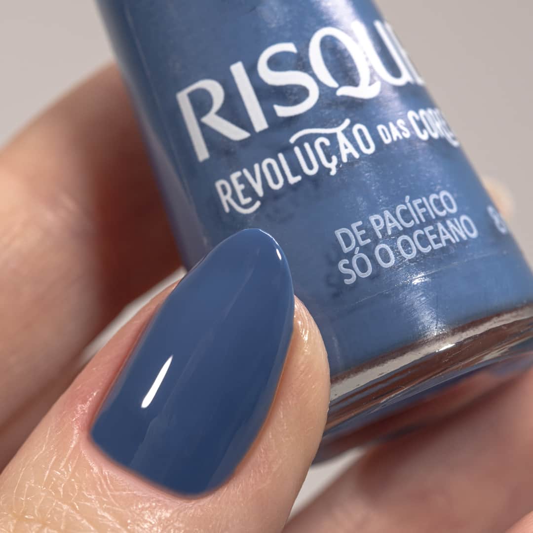 Risqueさんのインスタグラム写真 - (RisqueInstagram)「Não tá fácil lidar com essas cores da Nova Coleção #RisquéRevoluçãoDasCores! Uma mais linda que a outra! 😍 Passe para o lado, conheça as seis cores e coloque pra fora o arco-íris que existe dentro de você! ⠀ 📸  @daniele_honorato | @unhabonita ⠀ #TáNasNossasMãos #EsmaltesRisqué #RisquéOficial」2月25日 9時01分 - risqueoficial