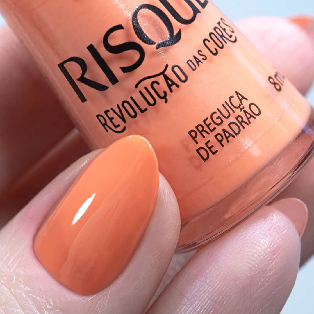Risqueさんのインスタグラム写真 - (RisqueInstagram)「Não tá fácil lidar com essas cores da Nova Coleção #RisquéRevoluçãoDasCores! Uma mais linda que a outra! 😍 Passe para o lado, conheça as seis cores e coloque pra fora o arco-íris que existe dentro de você! ⠀ 📸  @daniele_honorato | @unhabonita ⠀ #TáNasNossasMãos #EsmaltesRisqué #RisquéOficial」2月25日 9時01分 - risqueoficial
