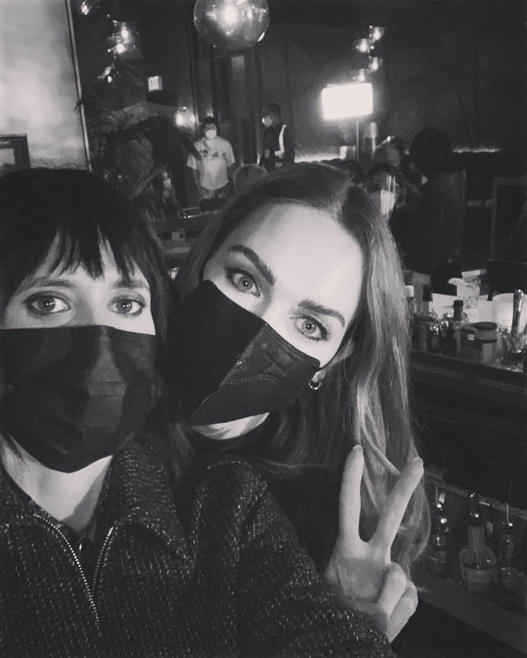 キャサリン・メーニッヒのインスタグラム：「Safety first 😘」