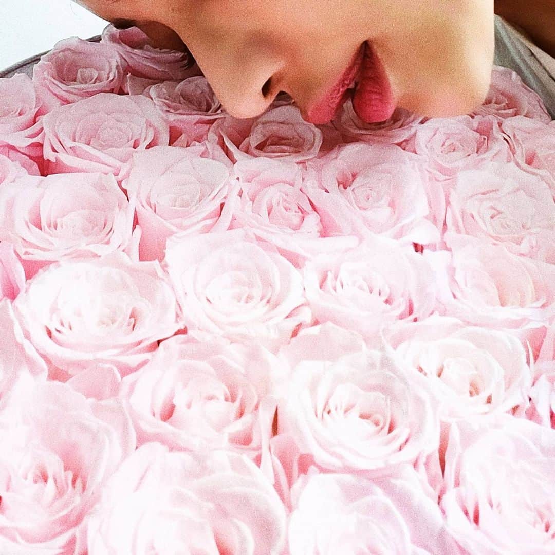 ユリサさんのインスタグラム写真 - (ユリサInstagram)「💗🧠🧞‍♀️🐷🌸🍑🎀  #pink #love #恋愛運をあげる為にピンクを積極的にあげてく月間」2月25日 8時59分 - yurisa