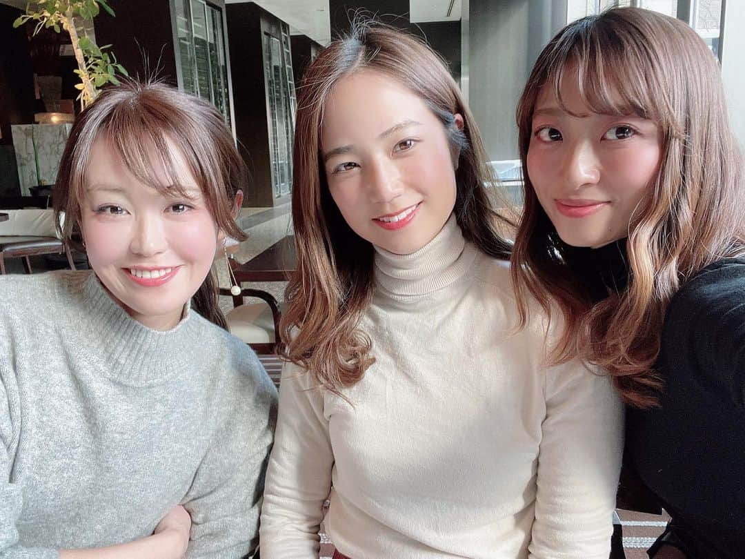 SARAKIMISAKIのインスタグラム：「. いつかの朝食🥞 @nami73_golf  @acha97_golf   みんな忙しい中で予定合わせよって言ったら まさかのモーニング🤣💓 @grandhyatttokyo   友達にずっと前からモーニング行こうよぉって 誘ってたのに断られてたんだけど さすがゴルファー達は朝に強かった🤣🤣 モーニングしない？って言ったら即決🤣✨  楽しかったねー❣️ また行こうー👼💓  . . . . . #ゴルフ #golf #⛳️ #ゴルフ女子 #ゴルフ男子 #ゴルフ好き #ゴルフ好きな人と繋がりたい #ゴルフウエア #ゴルフコーデ #ゴルフコーディネート #ゴルフスイング #スイング動画 #골프 #골프웨어 #골프스윙 #여행 #해외여행 #골프스타그램 #골프중독 #와인 #소주 #좋은시간  #golfswing #golfstagram #golfgirl #モーニング #朝食 #朝食ブッフェ #グランドハイアット東京」