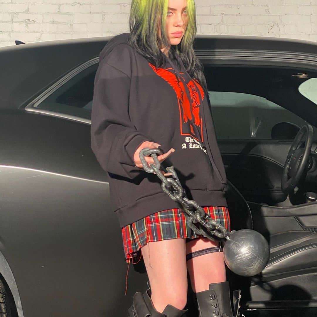 ビリー・アイリッシュさんのインスタグラム写真 - (ビリー・アイリッシュInstagram)「🦇 🦇」2月25日 9時22分 - billieeilish