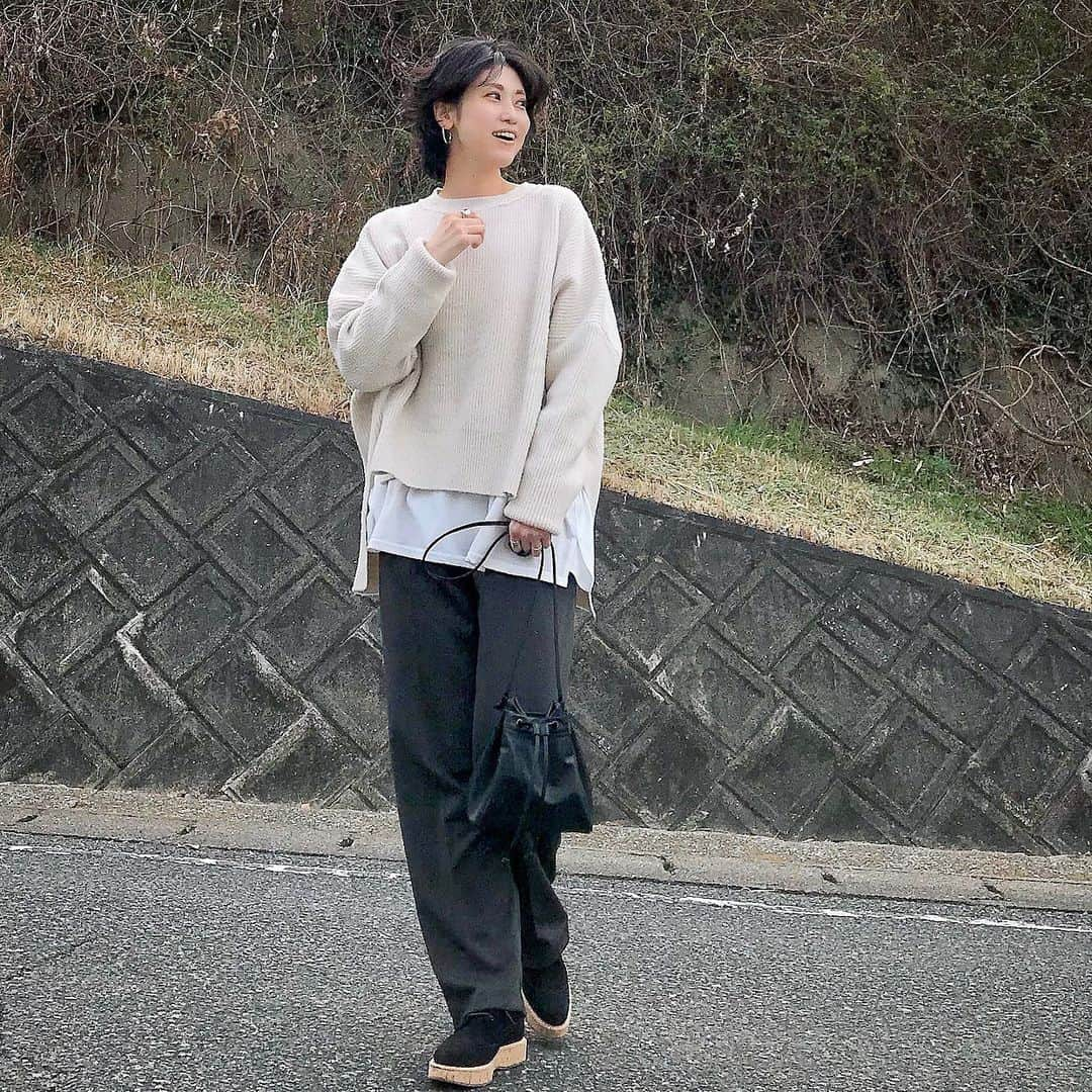 ryo0809appleさんのインスタグラム写真 - (ryo0809appleInstagram)「#coordinate ・ ・ ・ knit... @coca_official_store  pants&bag... @uniqlo_jp  ・ ・ ・ セットアップ目的だったパンツ、ジャージー素材だからラクだし単品で使ってもいい感じ◡̈♡ ・ ・ ・ #服記録 #プチプラコーデ #プチプラ #プチプラファッション #ママコーデ #ママファッション #アラフォーコーデ #40代コーデ #アラフォーママ #高身長コーデ #高身長女子 #先日のコーデ #locari #ponte_fashion #mineby3mootd #ママスタグラム  #uniqlo #ユニクロ #ユニジョ #ユニクロきれいめ部 #coca_code  #きれいめカジュアル #大人カジュアル」2月25日 9時58分 - ryo0809apple