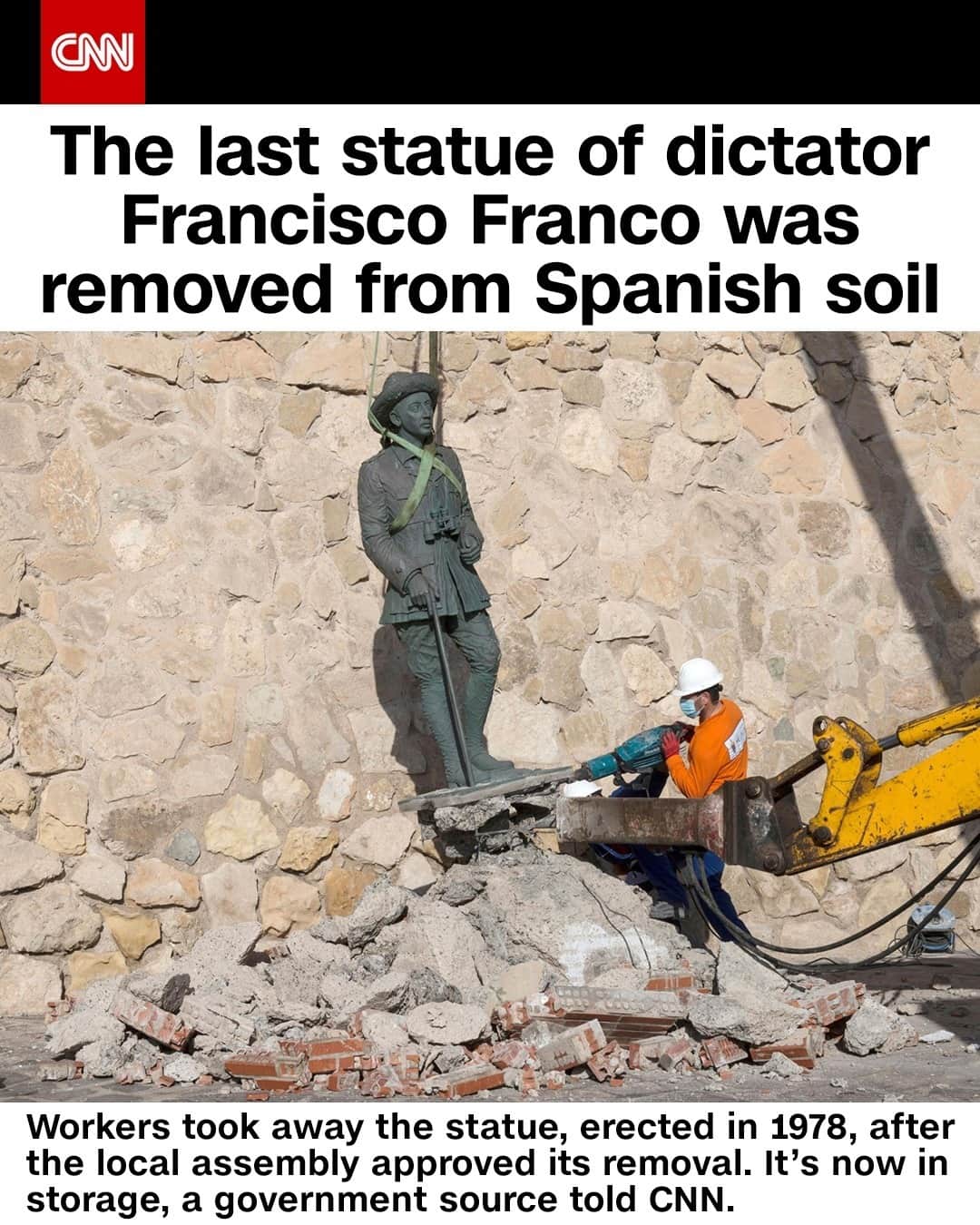 CNNさんのインスタグラム写真 - (CNNInstagram)「The last public statue of Spain’s former dictator, Francisco Franco, was removed from Spanish soil on Tuesday. The statue was erected in 1978, three years after Franco's death, a government source said. Thousands of executions were carried out by Franco’s nationalist regime during the Spanish Civil War in the late 1930s and in the years that followed.⁠ ⁠ (📸: Jesus Blasco de Avellaneda/Reuters)⁠」2月25日 10時01分 - cnn
