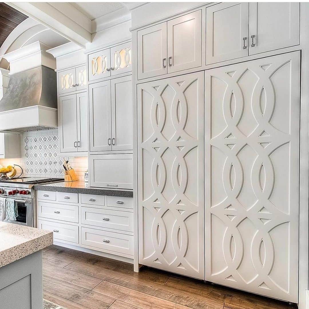 のインスタグラム：「Yay or Nay to this panel fridge?? By @buildwithdavies 😱」