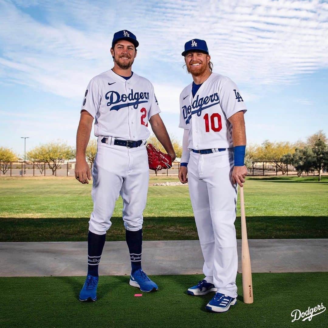 ジャスティン・ターナーのインスタグラム：「#PhotoDay @Dodgers @jon.soohoo @baueroutage」