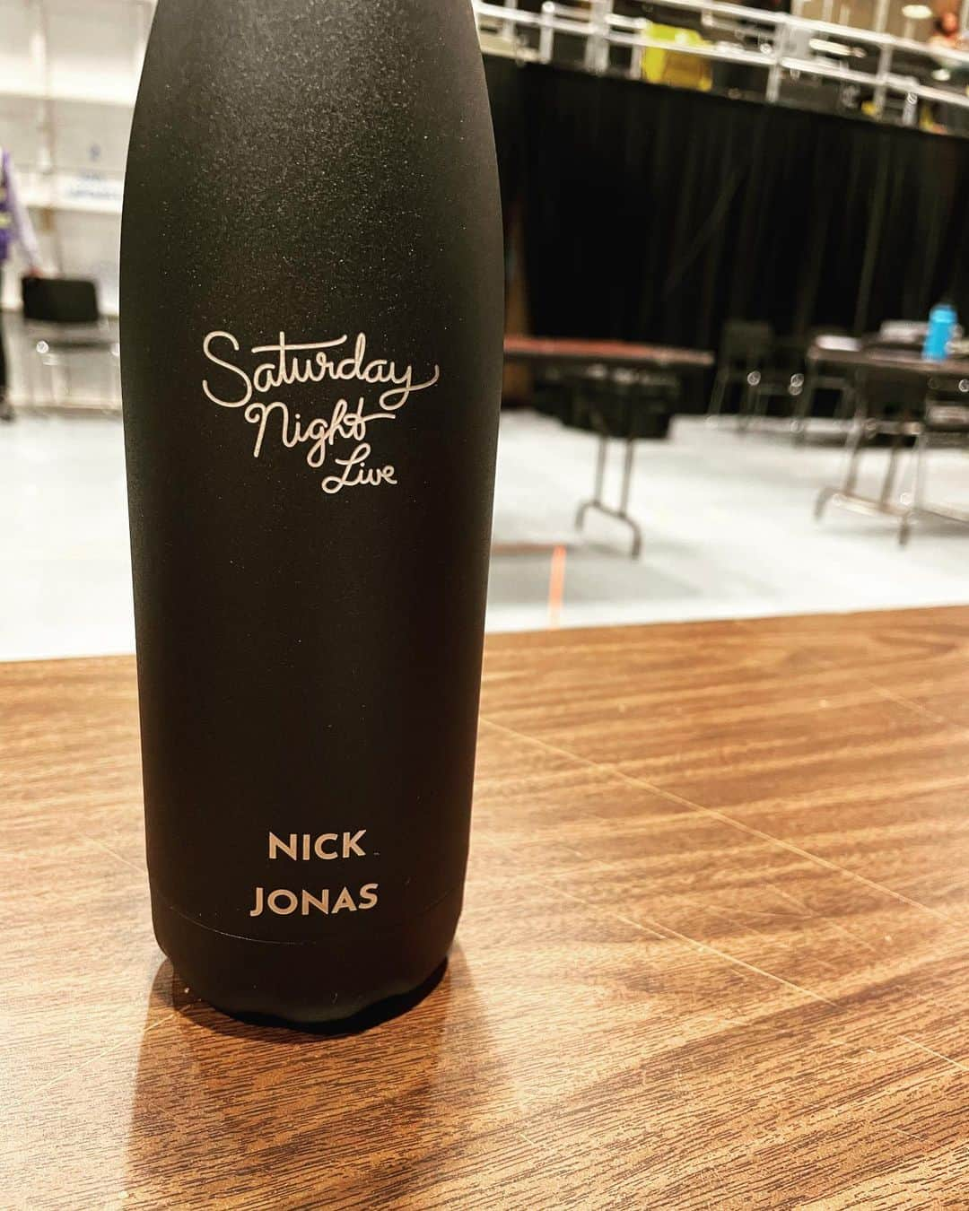 ニック・ジョナスさんのインスタグラム写真 - (ニック・ジョナスInstagram)「First table read. @nbcsnl」2月25日 10時51分 - nickjonas