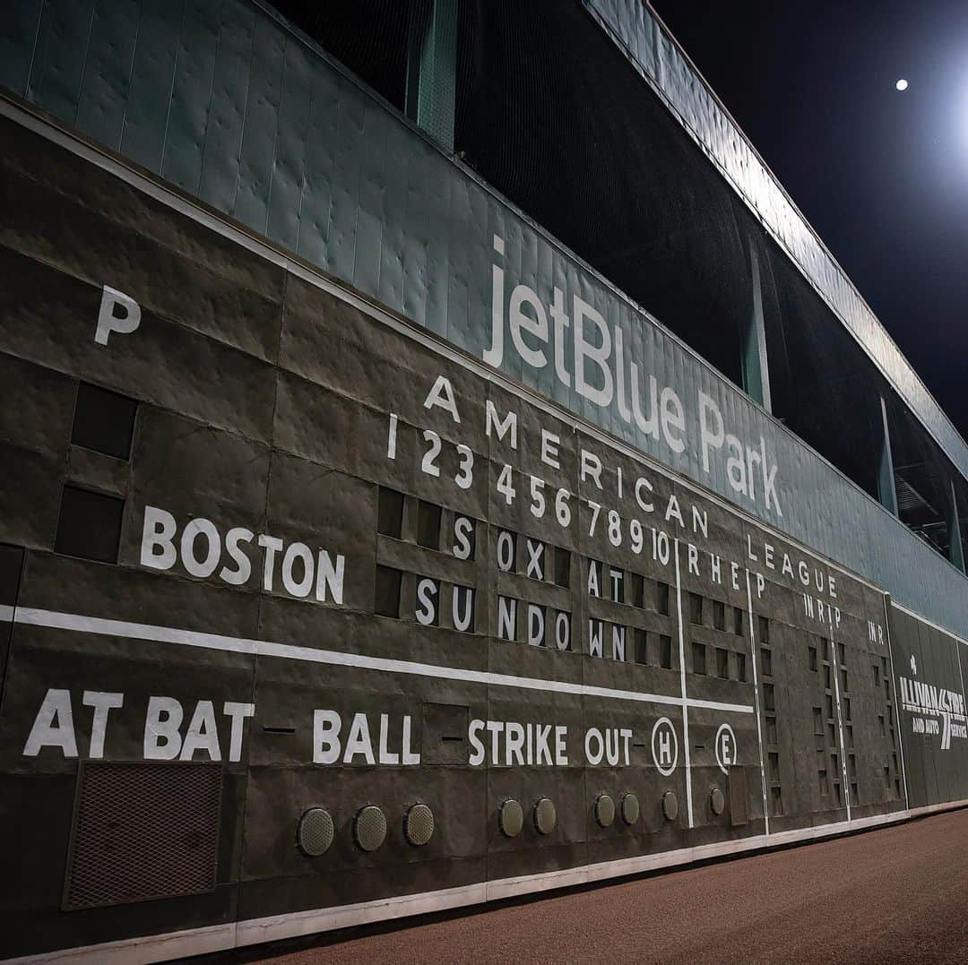 ボストン・レッドソックスさんのインスタグラム写真 - (ボストン・レッドソックスInstagram)「Sox at Sundown ✨」2月25日 11時10分 - redsox