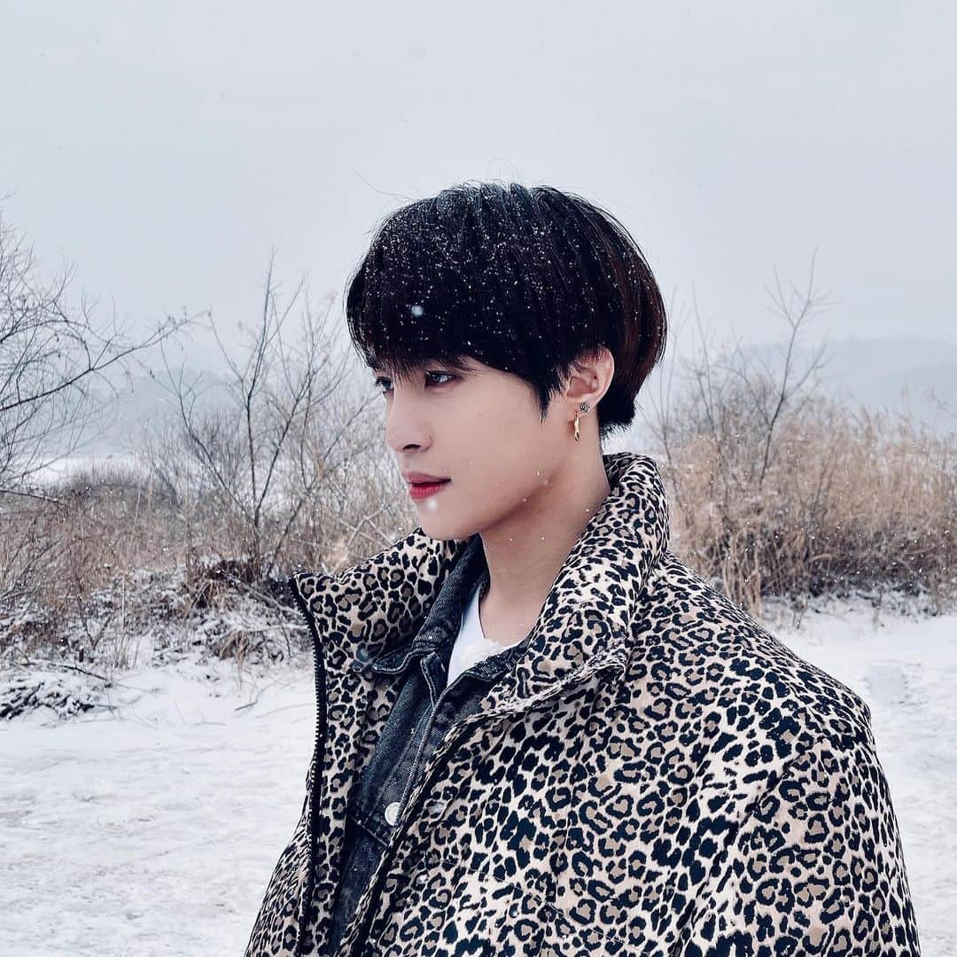 ヤンヤン（YangYang）さんのインスタグラム写真 - (ヤンヤン（YangYang）Instagram)「🤍💙❄️⛄️☃️」2月25日 11時20分 - yangyang_x2