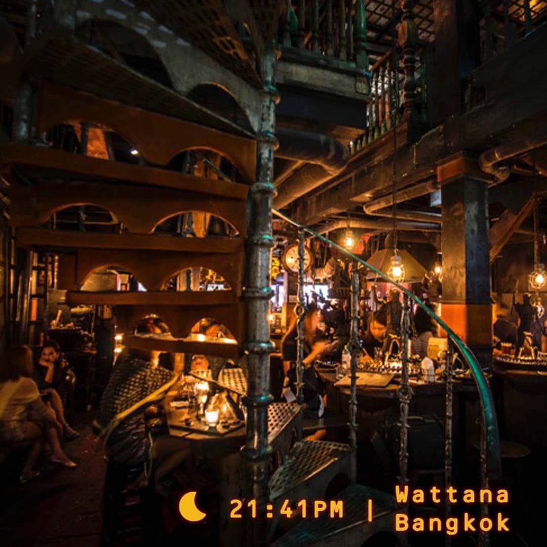 HereNowのインスタグラム：「A conceptual jazz bar wrapped in fantasy  📍：The Iron Fairies（Bangkok）  "Looking for a new experience or the chance to step into a fairytale world? If so, The Iron Fairies is for you. This bar has a mysterious atmosphere, romantic live jazz music and a wall lined with bottles of fairy dust. Be sure to try one of their original cocktails!" Fungjai @hellofungjai  #herenowcity #herenowbangkok #Bangkok #explorethailand #バンコク #バンコク観光 #バンコク旅行 #방콕 #방콕여행 #태국 #曼谷 #cocktail #cocktails #happyhour #bartender #craftcocktails #cocktailtime #drinkstagram #drinkoftheday #drinkup #mixologist #mixology #bartending #cocktailbar #barlife #speakeasy #wonderfulplaces #beautifuldestinations #travelholic  #instapassport」