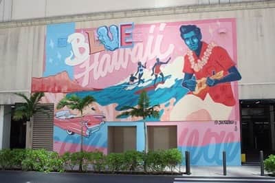 KAUKAU/カウカウハワイさんのインスタグラム写真 - (KAUKAU/カウカウハワイInstagram)「毎年2月に行われているカカアコのウォールアートを描き変えるイベントPow Wow Hawaiiですが、今年はパンデミックを理由に残念ながら中止。 新しいウォールアートは誕生しないそうです😢 ですが、5月にビショップミュージアムでのイベントを開催予定とのこと！ そちら、楽しみですね😆🌺  #Hawaii #hawaiirestaurant #kakaako #kakaakomurals #murals #powwow #powwowhawaii #powwowhawaii2021 #HawaiiCoupon  #KAUKAU #KAUKAUHawaii #pr #ハワイグルメ #ハワイ観光 #ハワイおすすめ #カカアコ #カカアコ壁画 #カカアコウォールアート #ハワイウォールアート」2月25日 11時19分 - kaukau_hawaii