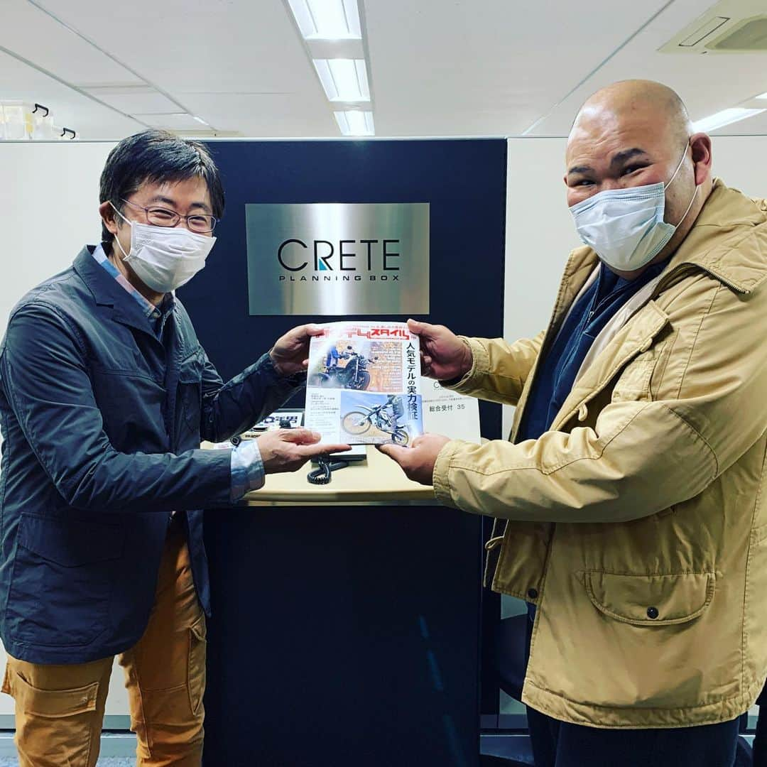 HIROさんのインスタグラム写真 - (HIROInstagram)「２月２４日に発売したよ🤗🤗🤗 #バイク雑誌 #タンデムスタイル #バイク #雑誌 #安田大サーカスHIRO」2月25日 11時30分 - hiro19770420