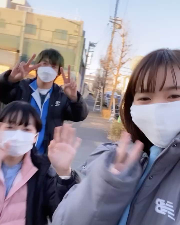 飯豊まりえのインスタグラム：「平和な撮影  癒しな2人☺️✨  @kimiseka_ntv」