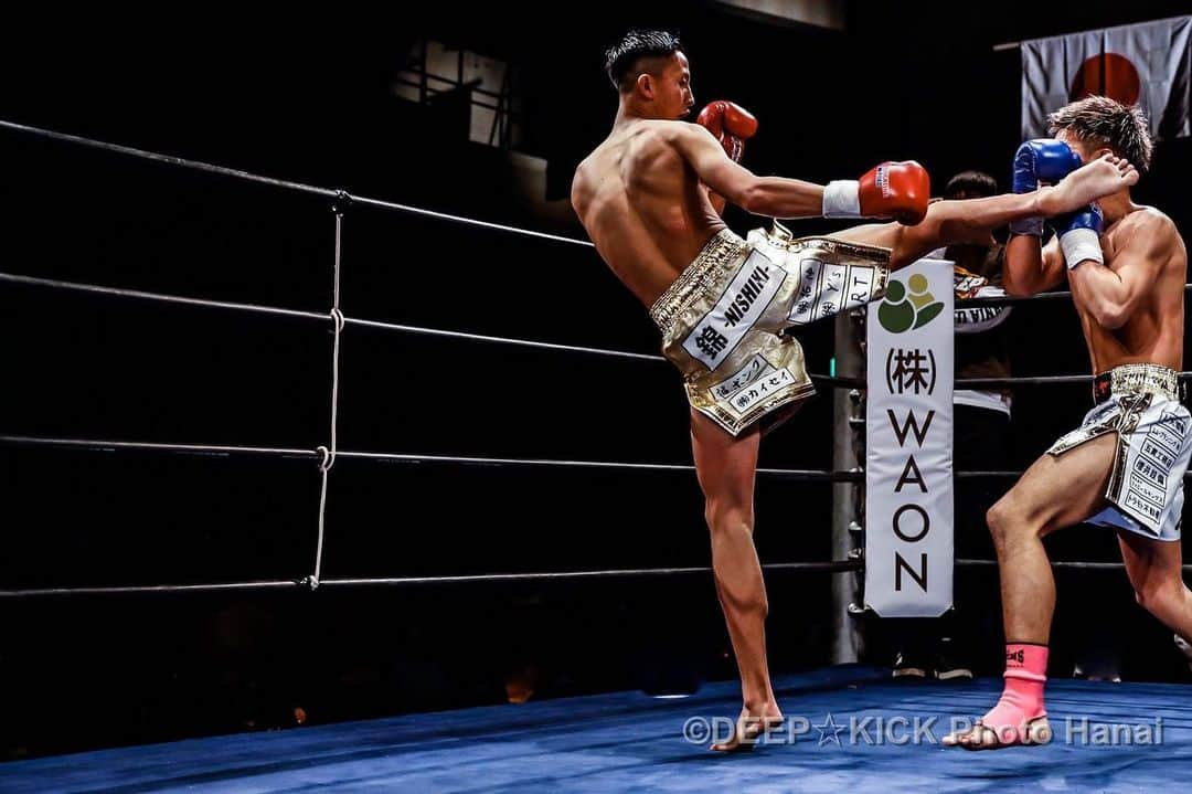 Yasunari Hanaiのインスタグラム：「▼セミファイナル 　DEEP☆KICK-55kg挑戦者決定トーナメント決勝 3分3R　延長1R ○麻太郎（NJKF健心塾） ×翔磨（多田ジ厶） 判定2-0（30-29、29-29、29-28）  DEEP☆KICK 50 2021年1月31日（日） 泉大津市・テクスピア大阪  #DEEPKICK50 #deepkick #格闘技 #キックボクシング  #スポーツ写真  #スポーツカメラ #スポーツ  #sportsphotographer  #sports   #タクミスポーツフォト #takumisportsphoto」