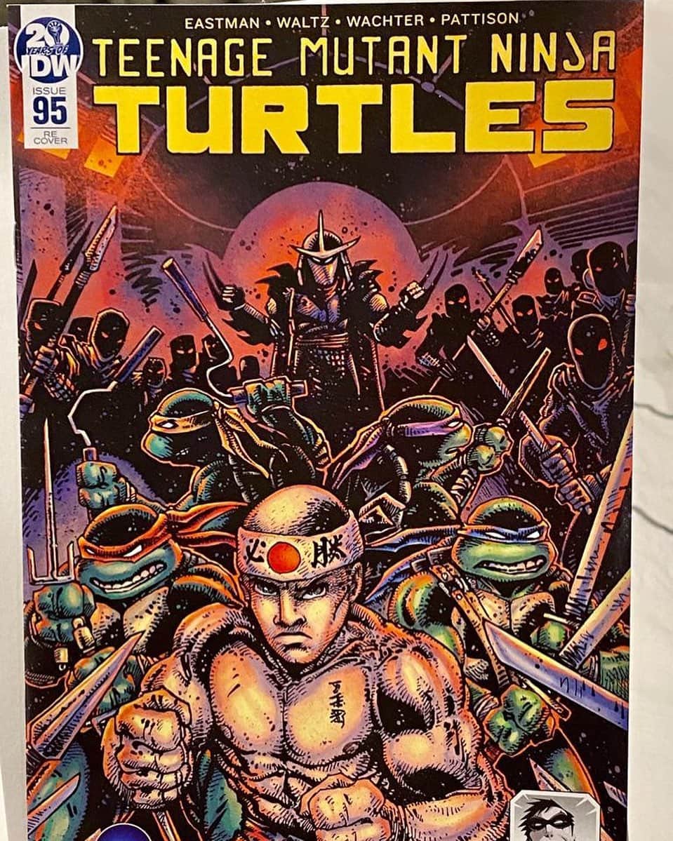 ジョルジュ・サンピエールさんのインスタグラム写真 - (ジョルジュ・サンピエールInstagram)「Just found this special edition that was made for Montreal Comiccon... If you would’ve told me when I was a kid that one day I would find myself on the cover of a Teenage Mutant Ninja Turtles comic, I would never have believed it! 😁」2月25日 11時57分 - georgesstpierre