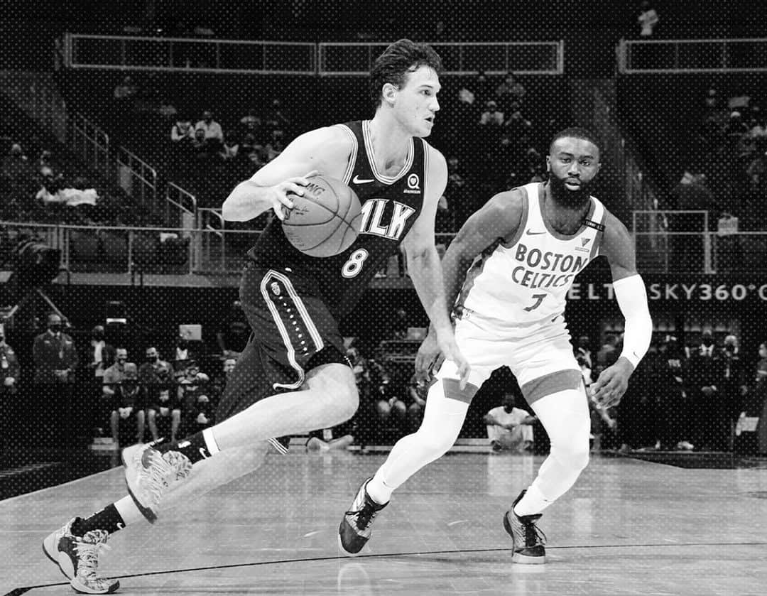 ダニーロ・ガリナリのインスタグラム：「Time creates opportunities, opportunities make memories and that’s what I’m here for! 🥶 #FranchiseRecord #10Threes」