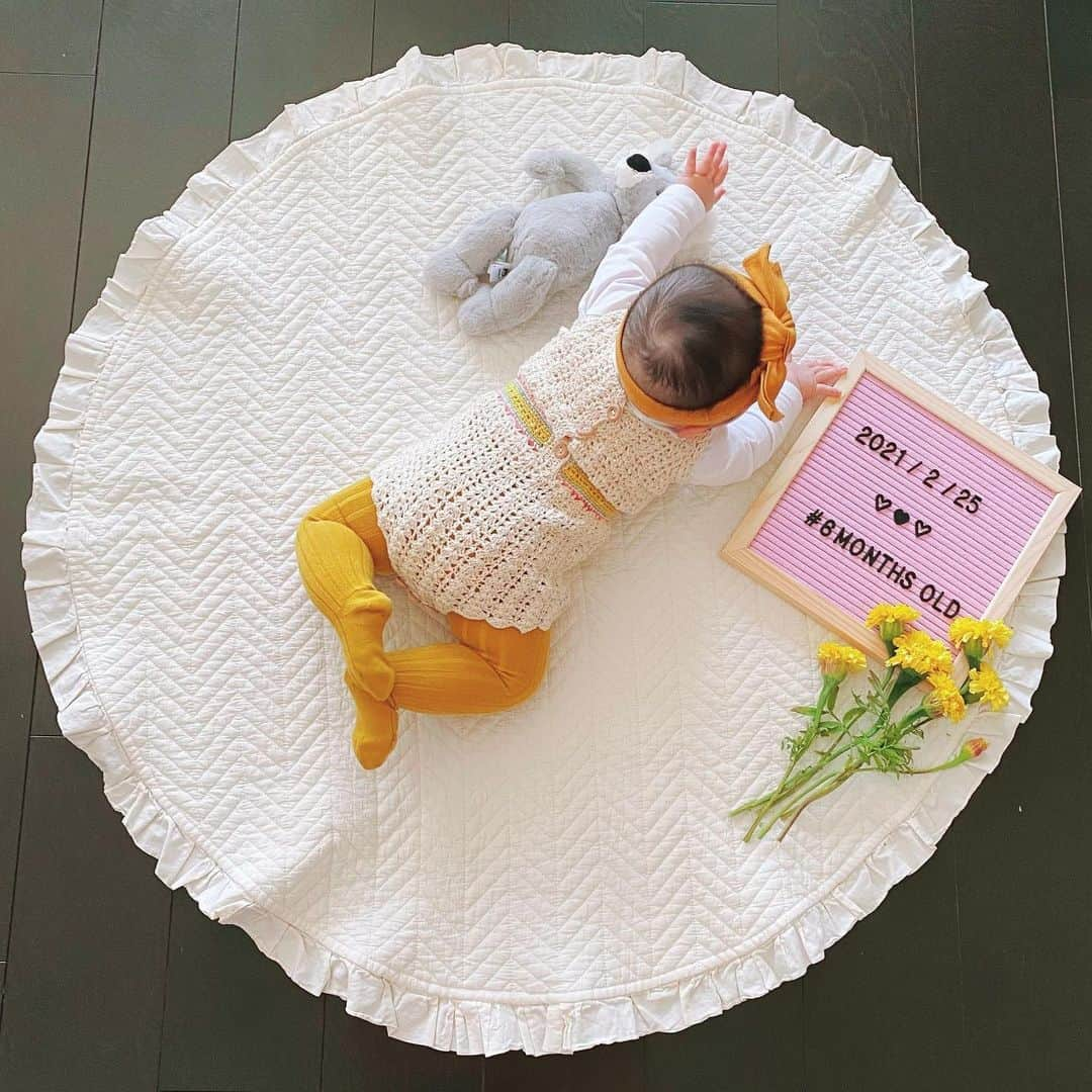 高山直子さんのインスタグラム写真 - (高山直子Instagram)「#6monthsold 🌼 生後半年！ 元気に楽しく大きくなぁれ✨  #生後6ヶ月 #今日から2回食」2月25日 11時59分 - nao_70koro