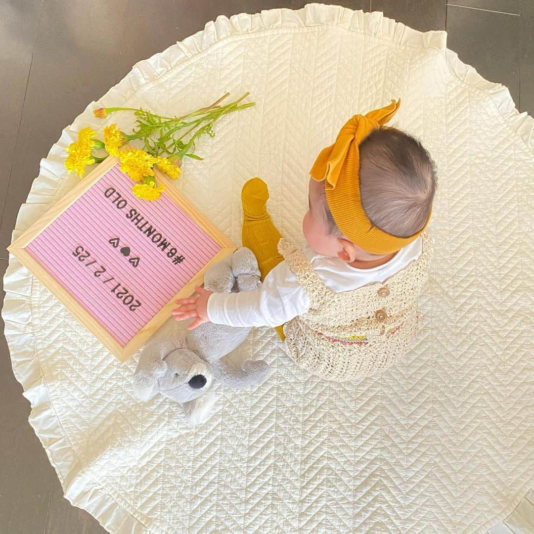 高山直子さんのインスタグラム写真 - (高山直子Instagram)「#6monthsold 🌼 生後半年！ 元気に楽しく大きくなぁれ✨  #生後6ヶ月 #今日から2回食」2月25日 11時59分 - nao_70koro