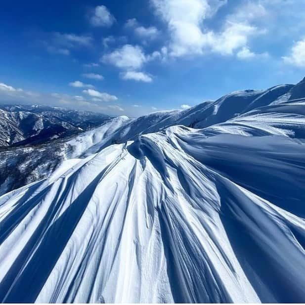 登山*トレッキング*アウトドア『.HYAKKEI』さんのインスタグラム写真 - (登山*トレッキング*アウトドア『.HYAKKEI』Instagram)「Credit @yuuki_olllllllo2332   【荒島岳　ｱﾗｼﾏﾀﾞｹ】 　標高　1,523m 　山系　越美山地 　所在地　福井県大野市  #hyakkeime #nature #outdoor #mountain #mountains #山 #山が好きな人と繋がりたい #山が好き #山登り #登山 #絶景 #登山好きな人と繋がりたい #日本百名山」2月25日 12時01分 - hyakkei_me