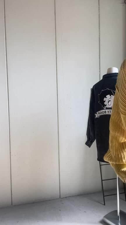 のインスタグラム：「この後13時〜販売致します！ 風邪ひいちゃいまして 今回短くて申し訳ないです💦 これ紹介してほしいとかありましたらコメント欄に書いてくださいね😊ありがとうございました✨」