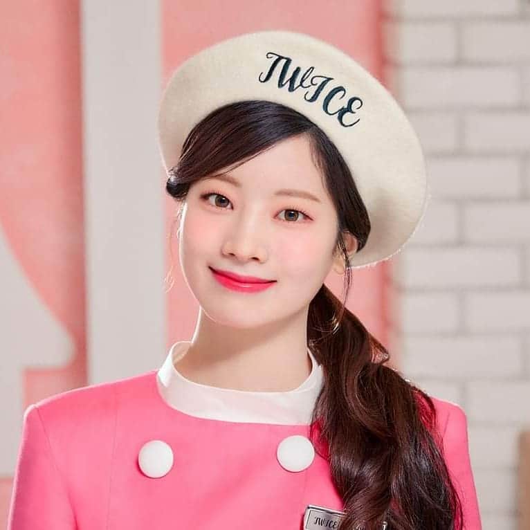 のインスタグラム：「Twice Dahyun in Wonderland 🤍」