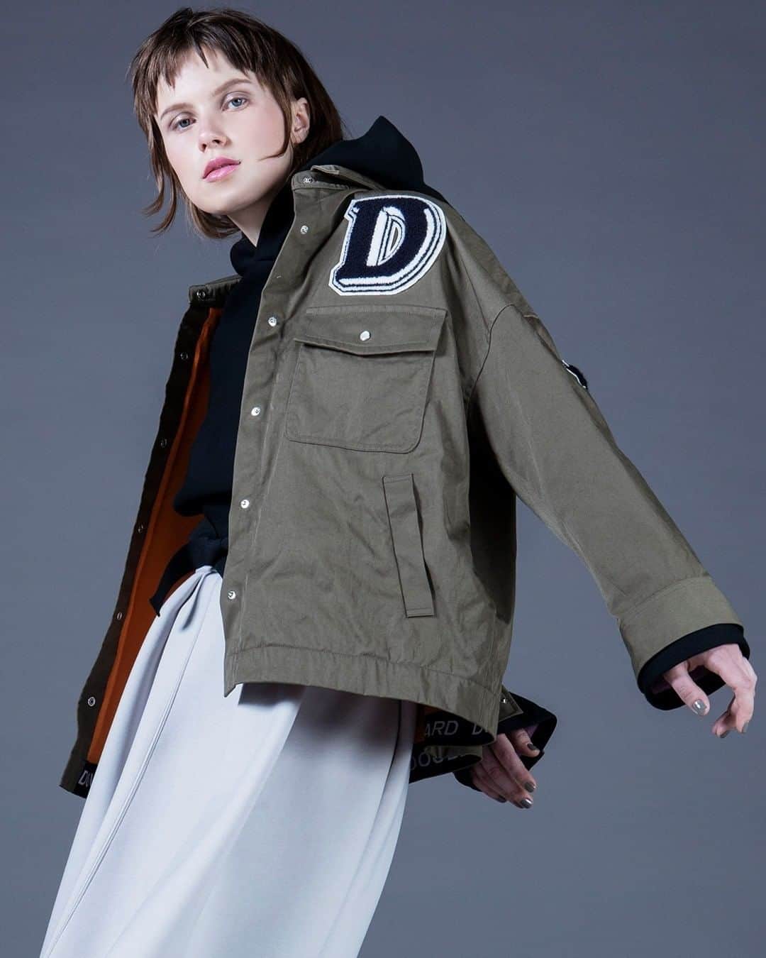 Double Standard Clothingのインスタグラム：「. NEW ARRIVAL . [OUTER] DSC / ナイロンタスランギャバジャケット price. ￥29,000(+tax) color. カーキ/ブラック size. F . オーバーシルエットのワークジャケット。 オレンジカラーの裏地もポイントに。 これからの季節にちょうどいいアウターです。 ------------------------------------------- #doublestandardclothing #tokyo #DSC #nightstore #fashion #ootd #jacket」