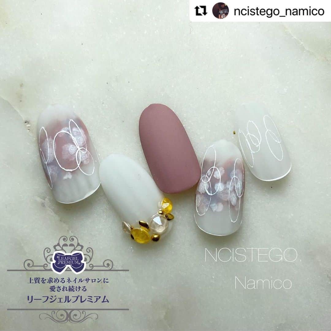 LEAFGEL PREMIUMさんのインスタグラム写真 - (LEAFGEL PREMIUMInstagram)「#Repost @ncistego_namico with @make_repost ・・・ .  S/S collection  @leafgel_premium   使用カラー k08.802.804.459.461.002  明日より21、22日定休日に加え、 23日も臨時休業とさせて頂き、 NCISTEGO. 3連休頂戴致します🙇‍♀️🙇‍♀️🙇‍♀️ お客様、よろしくお願い申し上げます🙇‍♀️🙇‍♀️  .  #NcistEgo#nailart #nail#nailist #naildesign #nailstaglam #jelnail#fashion#Design#エヌシストエゴ#ネイル#ネイルアート#ネイルデザイン#ファッション#デザイン#美甲#네일#네일아트 #リーフジェル#リーフジェルプレミアム #leafgelpremium#四国#高知#高知ネイル#高知ネイルサロン#NcistEgoアート#nuance#ニュアンスネイル」2月25日 12時17分 - leafgel_premium